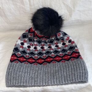 VERA BRADLEY Jacquard Pom Pom Beanie in Playful Penguins-NWT